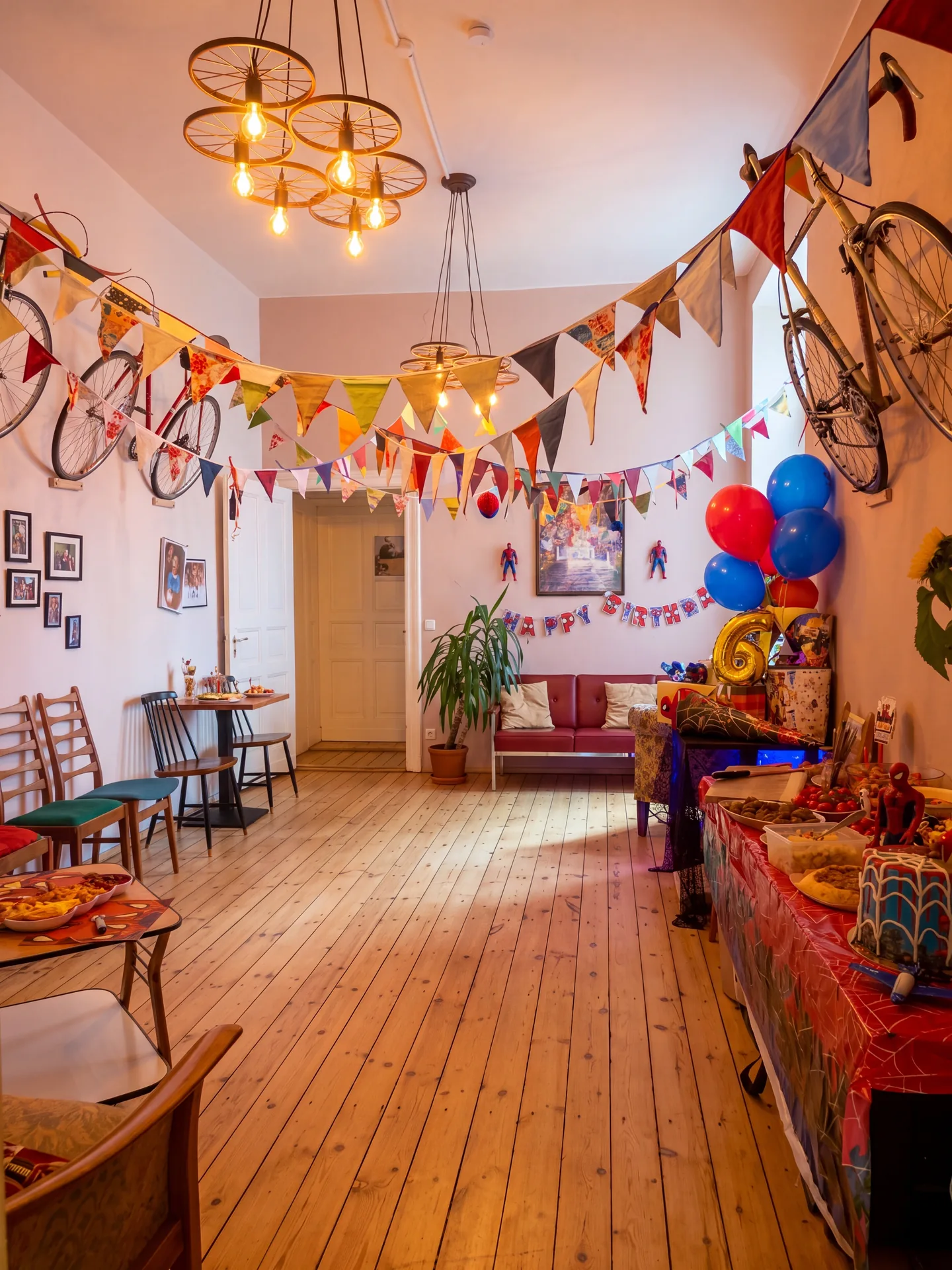 Geburtstagsfeier im Café Kaffee Kurbel in Berlin Schöneberg